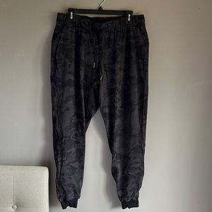 Camo lulu joggers